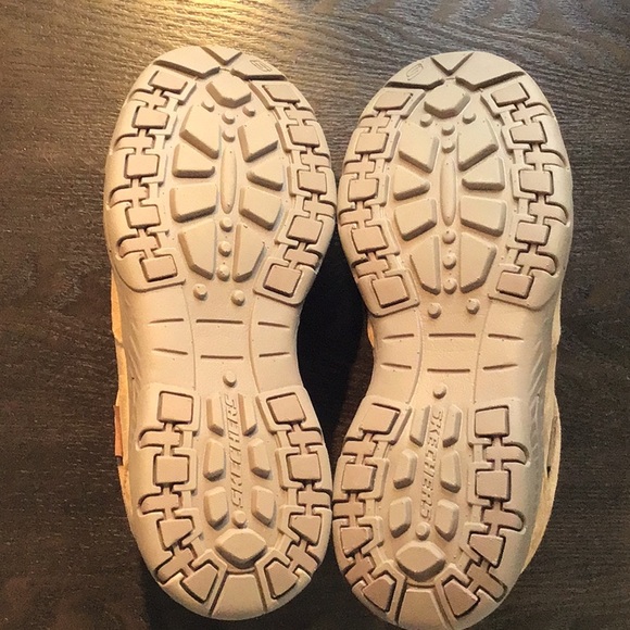 EUC Men’s 8 Skechers Relaxed Fit Luxe Foam Suede Slippers - Picture 3 of 5